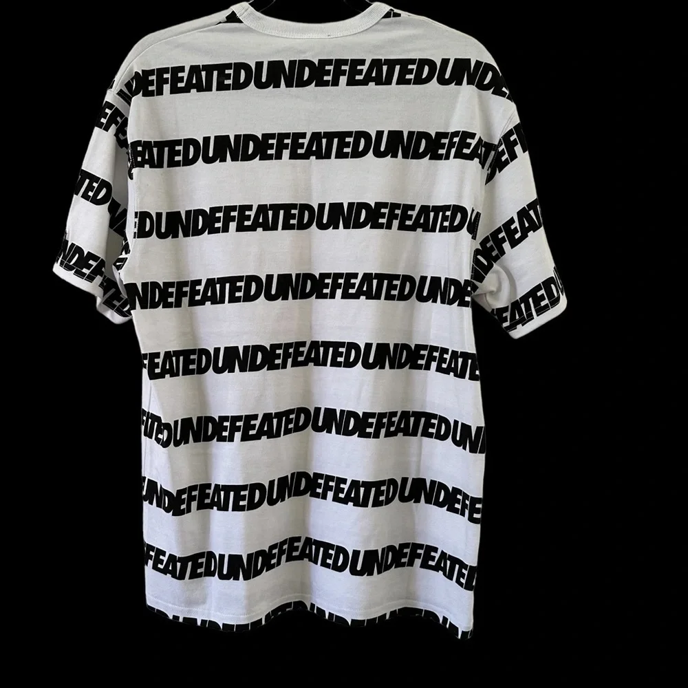 Undefeated Men’s Short Sleeves Crew Neck T-shirt White & Black Size M NWT